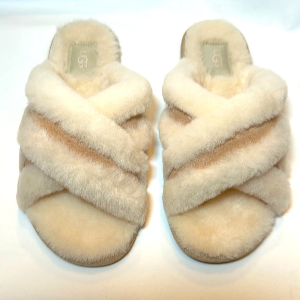UGG Slipper - NEW, Size 9B, Tan color, Shearling Scuffita slipper. Runs small